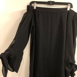 Black Off the Shoulder Top S/M